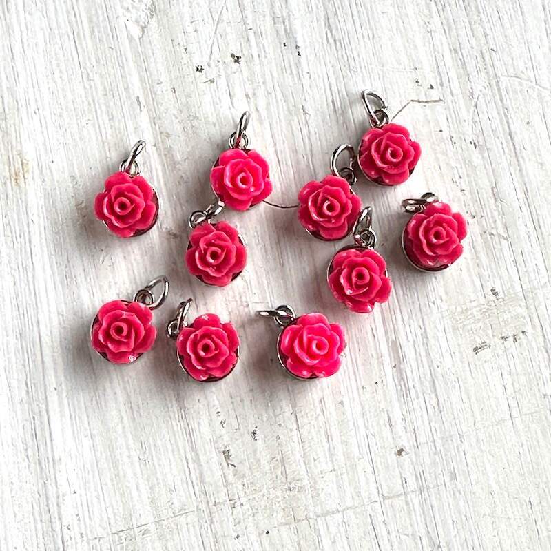 10 pink rose charms