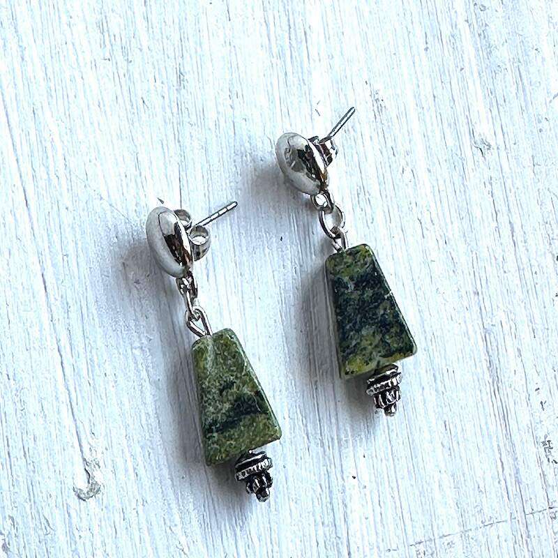 Trapezoid shaped magnetite earrings